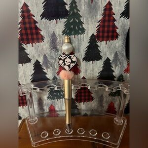 ✨New✨ Hand Beaded Skulls in Heart Pen 💀